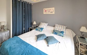 4 bedrooms, travel crib, free WiFi