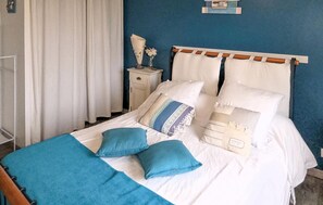 4 bedrooms, travel cot, free WiFi