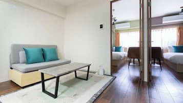 Apartment(b11), Non Smoking | Desk, free WiFi, bed sheets