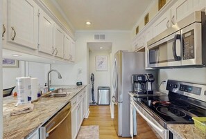 Private kitchen - Oceanview condo with pool, private deck, close to beach & golf (Myrtle Beach)