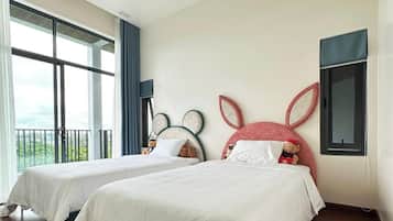 1 bedroom, in-room safe, iron/ironing board, free WiFi