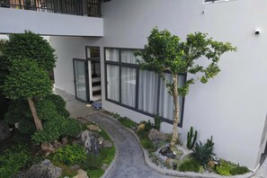 Exterior detail - BB HOUSE BẢO LỘC - VILLA CÓ HỒ CÁ KOI, HỒ BƠI VÔ CỰC NGẮM MÂY NGÀN (3 Bảo Lộc)