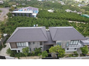 Exterior - BB HOUSE BẢO LỘC - VILLA CÓ HỒ CÁ KOI, HỒ BƠI VÔ CỰC NGẮM MÂY NGÀN (3 Bảo Lộc)