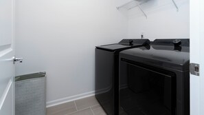 Interior - Charming 3-bedroom townhome with 2 car garage in vibrant Charlotte. (Charlotte)