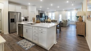 Interior - Charming 3-bedroom townhome with 2 car garage in vibrant Charlotte. (Charlotte)