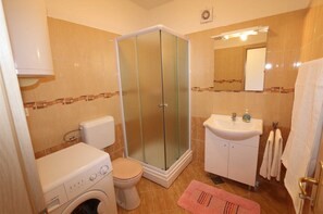 Shower, towels - Apartment Dudovic Darko nr 1 (Šilo)