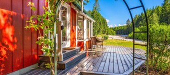 Riverfront Cabin | Hot Tub | Dogs OK | Near Mt Rainier