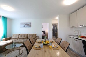 Dining - Apartment Mrakovcic Mirjana gold (Šilo)
