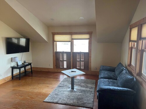 Perfect 1-bedroom apartment in peaceful Twin Bridges for your getaway