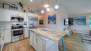 Interior - Tickle My Fansea by Avantstay Mins to Shore + Private Pool + Lounge Stylish Beach House (Port Aransas)