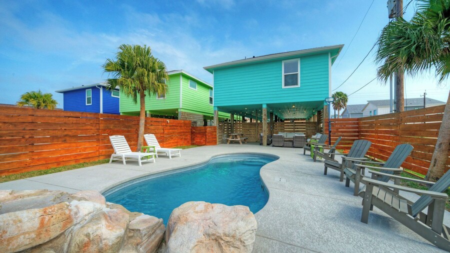 Tickle My Fansea by Avantstay Mins to Shore + Private Pool + Lounge Stylish Beach House