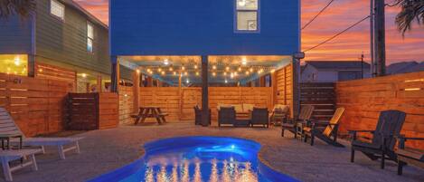 House (4 Bedrooms) | Front of property