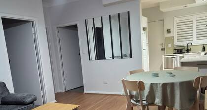 Modern Semaphore Vibe - Close to the Coast