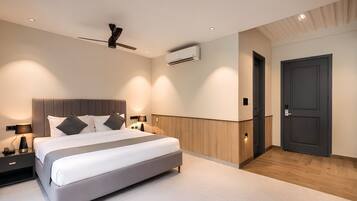 Deluxe Room, Balcony, Park View