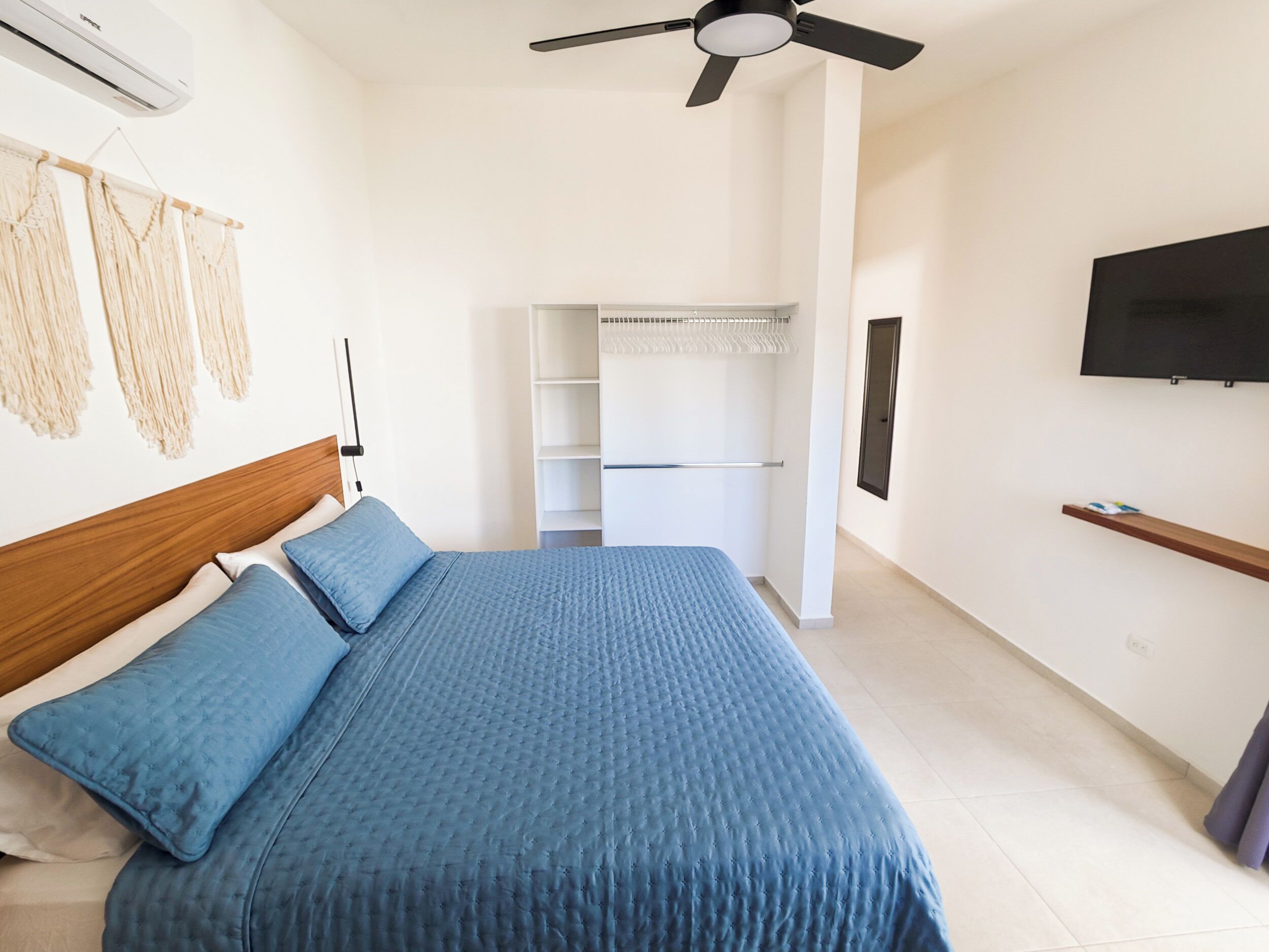 Apartment, 1 King Bed, Kitchen, Garden View