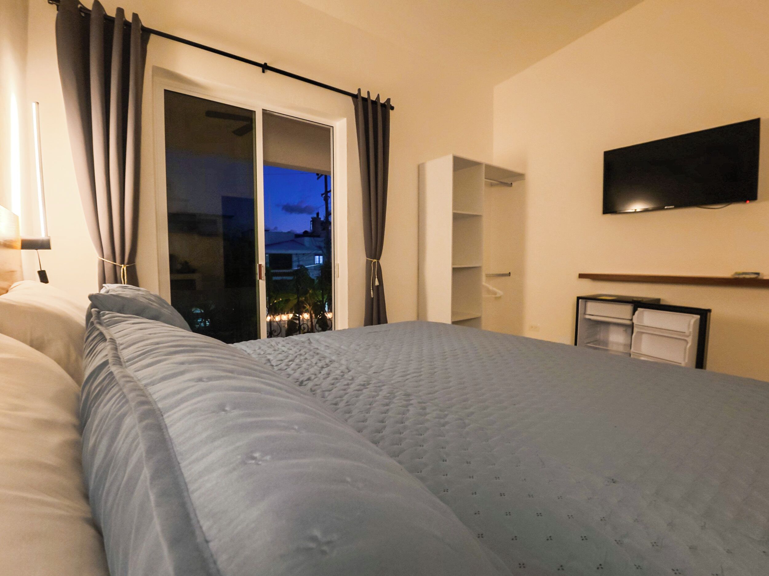 Apartment, 1 King Bed, Kitchen, Garden View