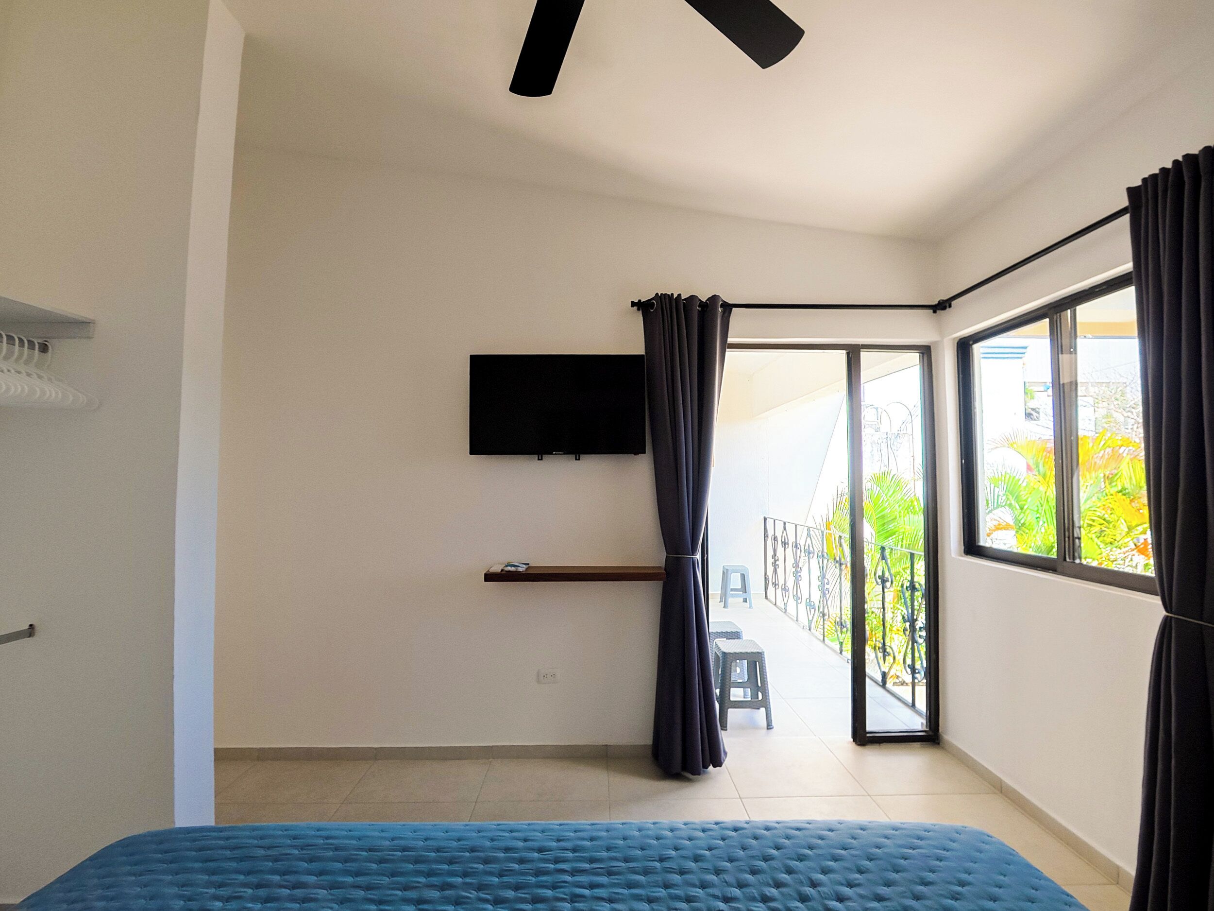 Apartment, 1 King Bed, Kitchen, Garden View