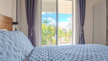 Apartment, 1 King Bed, Kitchen, Garden View | Free minibar, blackout drapes, iron/ironing board, free WiFi