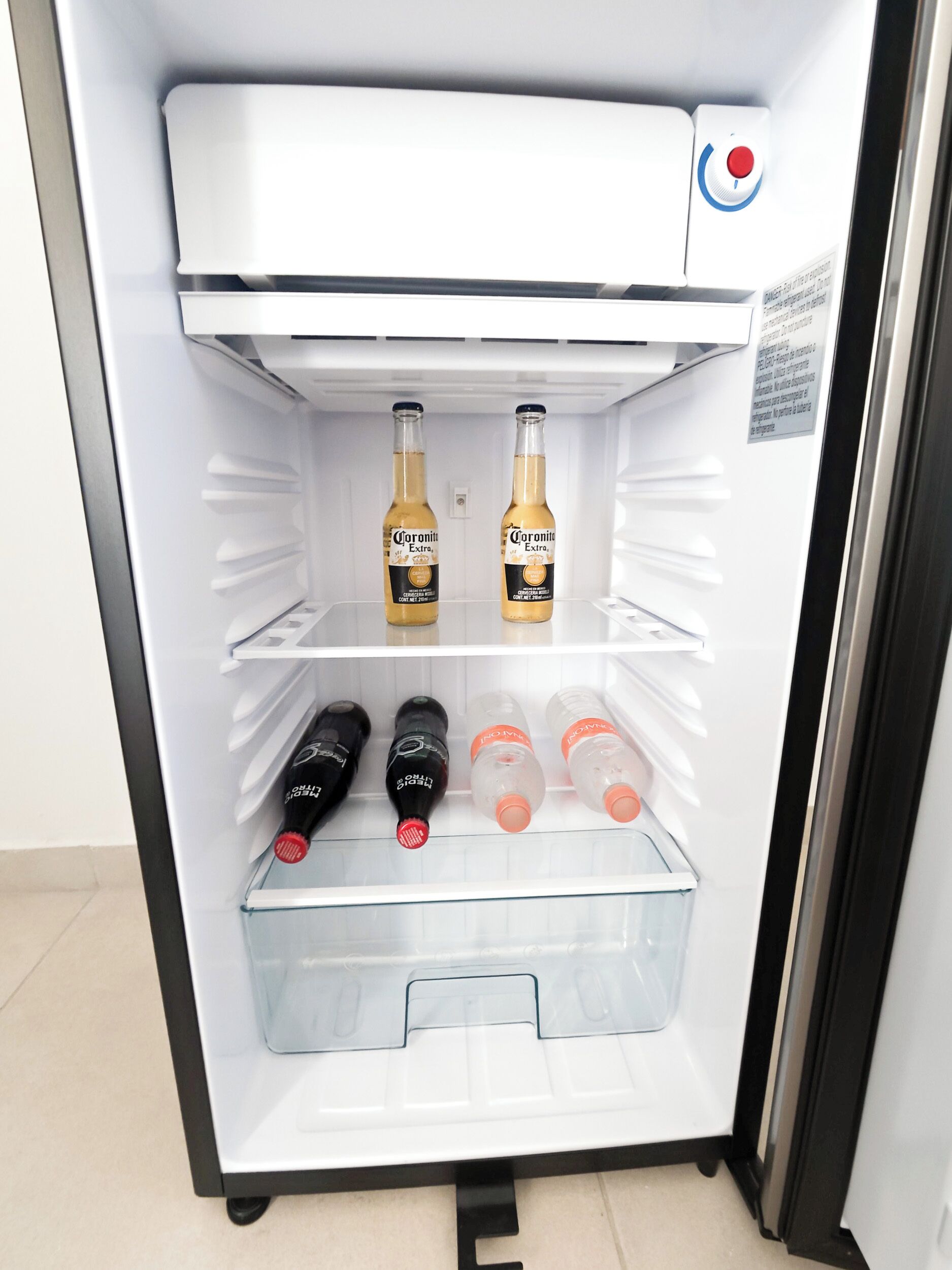 Apartment, 1 King Bed, Kitchen, Garden View | Private kitchen | Mini-fridge, microwave, stovetop, electric kettle