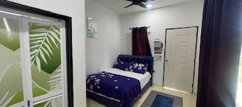 OYO 91303 Chalet Awie