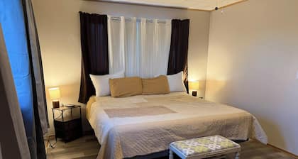 The Peterson House- A charming 3-bed 2 Bath house in downtown Coulee City