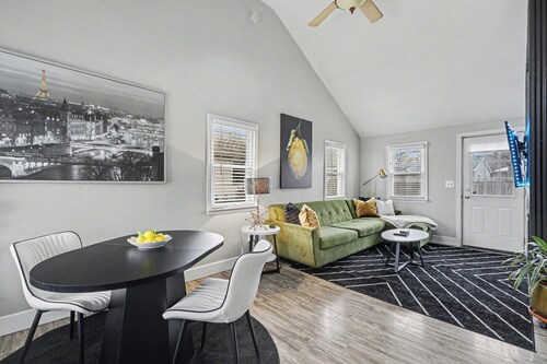 Cozy & Peaceful Getaway Minutes to Ann Arbor