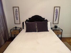 2 bedrooms, iron/ironing board, WiFi, bed sheets