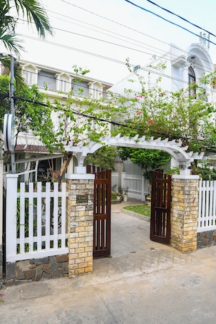 Property grounds. Maison Vy Homestay