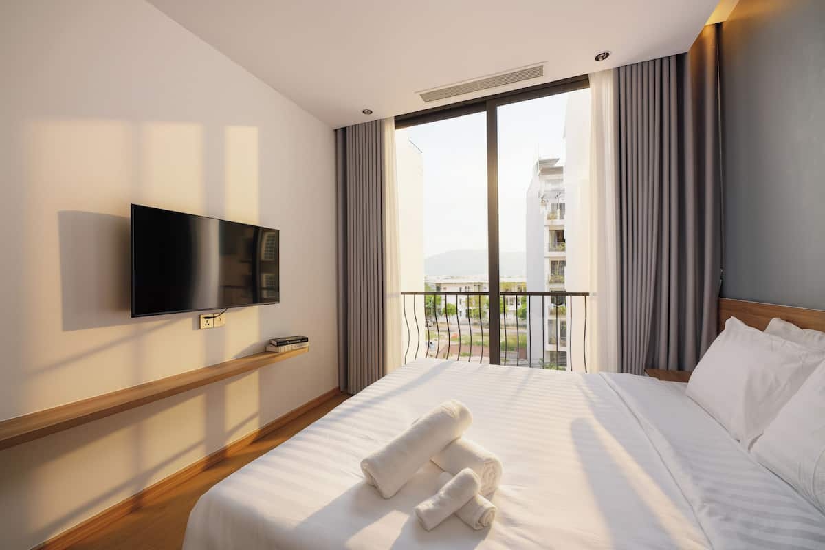 Studio – deluxe, 1 queensize-seng, balkong | Skrivebord og wi-fi (inkludert)