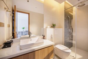 Studio Premium - balkong - utsikt mot staden | Badrum