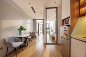 Premium Studio, 1 Queen Bed, Balcony, City View | Interior - ANORA HOME by BRIO (Phuong An Hai Bac)
