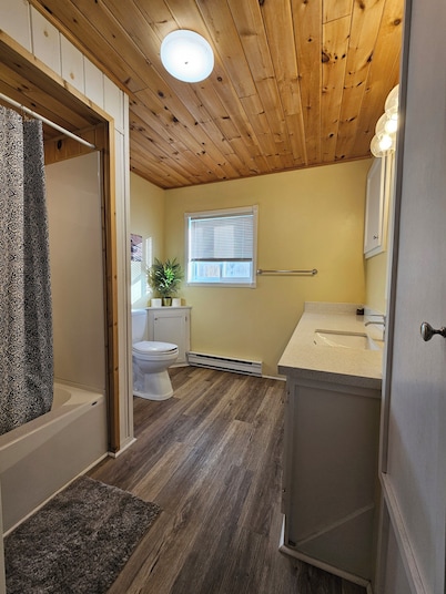 Grotto Basecamp Lodge 10+ Guests Accessibility Mobility Friendly Space Tobermory