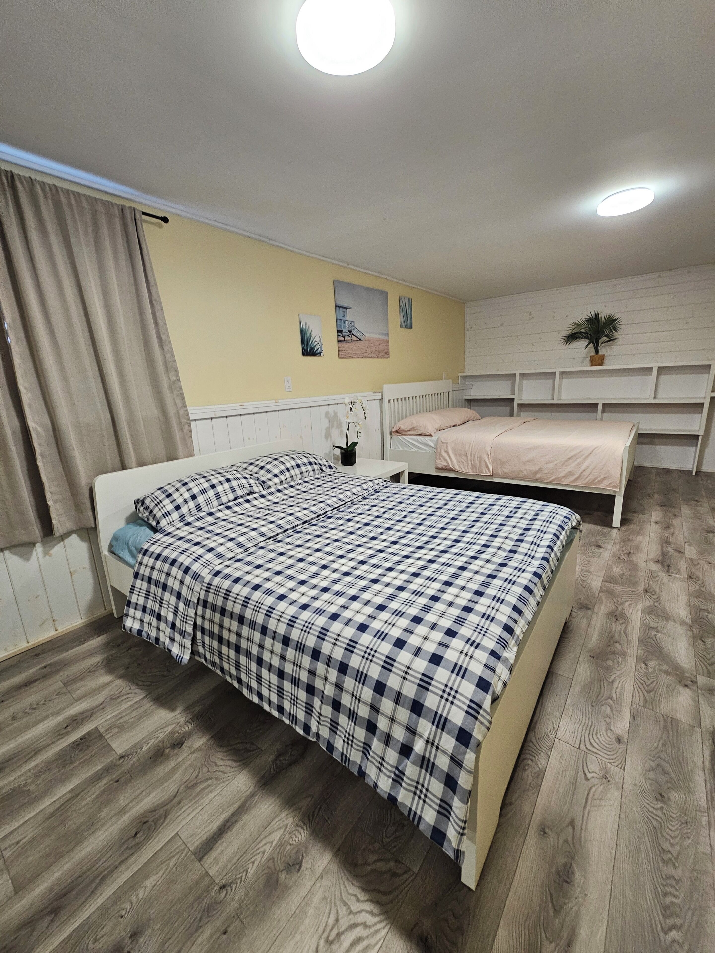 4 bedrooms, WiFi, bed sheets, wheelchair access