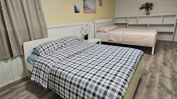 4 bedrooms, WiFi, bed sheets, wheelchair access