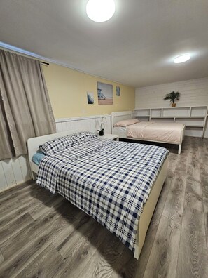 4 bedrooms, WiFi, bed sheets, wheelchair access