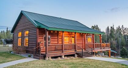 11 Acres on National Forest - Hot Tub - 5 Cabin Retreat Near Yellowstone