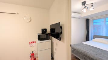 Blackout curtains, soundproofing, iron/ironing board, free WiFi