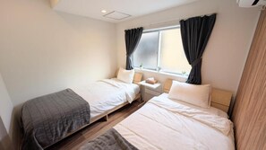 Room - Shinsekai (Osaka)