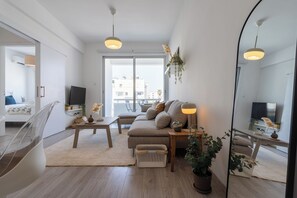 Apartment, 2 Bedrooms, Kitchen, City View | Living area | Smart TV, Netflix, streaming services