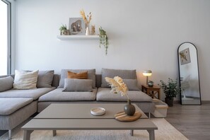 Apartment, 2 Bedrooms, Kitchen, City View | Living area | Smart TV, Netflix, streaming services