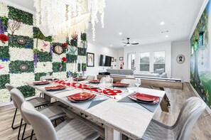 Dining - Empress Whimsical Retreat (Houston)