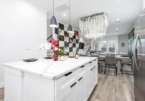 Dining - Empress Whimsical Retreat (Houston)