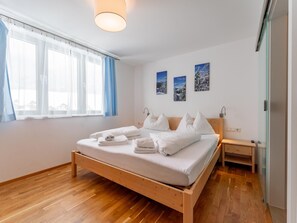 Room - Centrally located and at the ski slope. (Hohentauern)