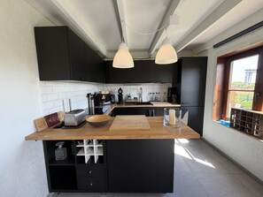 Fridge, microwave, oven, stovetop