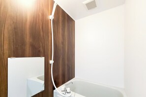 Free toiletries, hair dryer, towels, shampoo - BLUE Motomachi (Osaka)