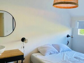 Room - Scandinavian holiday home with a large garden (Warmenhuizen)