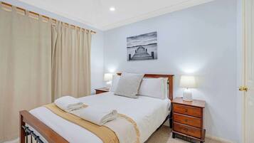 4 bedrooms, desk, iron/ironing board, travel crib