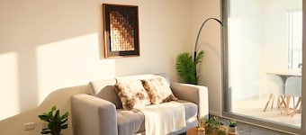 Seaview 1BR Apartment Marine Parade