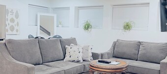 Private Luxury Suite Top-Rated Near Ferry, Airport, BCPlace&Free Private Parking