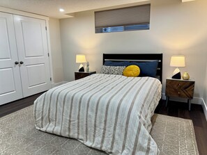 Room - Cozy, modern space with dedicated workspace. Transit bus just opposite the road. (Calgary)